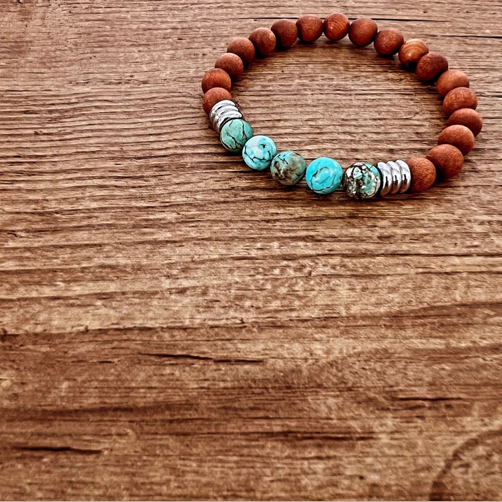 MAUI Bracelet feat. 8mm Sandalwood beads & turquoise stones